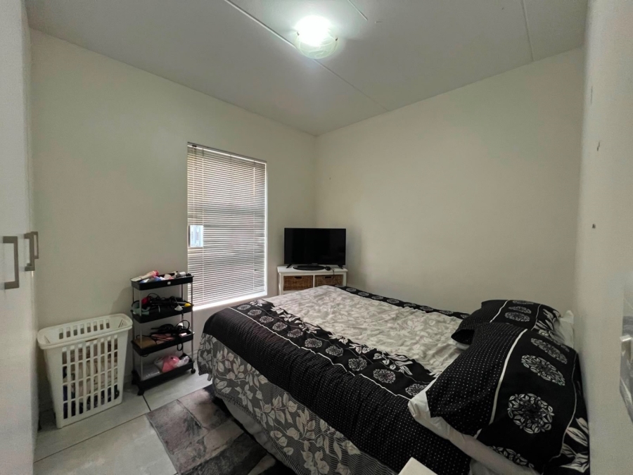 2 Bedroom Property for Sale in Aan de Wijnlanden Western Cape